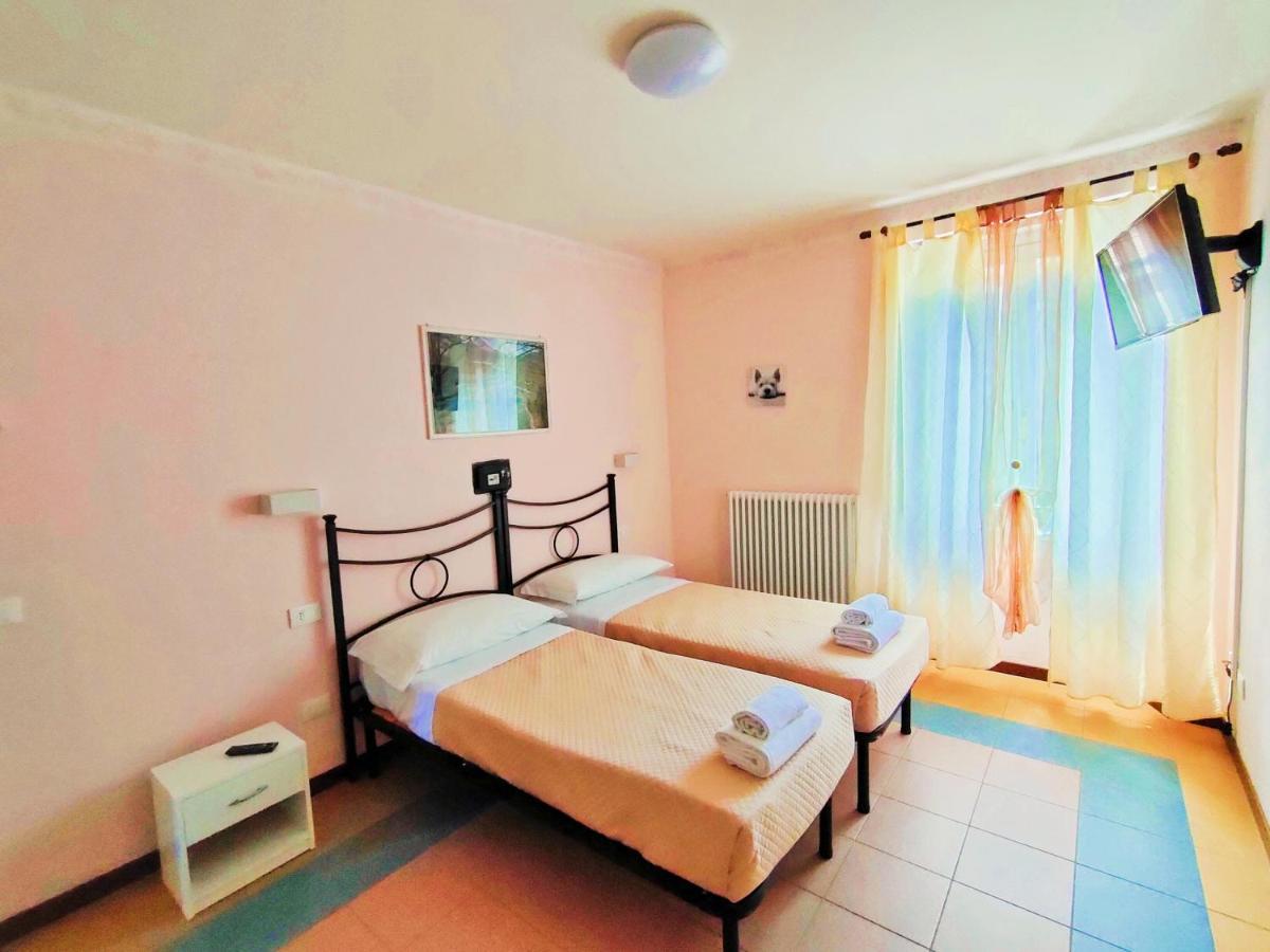 Hotel Palazzo Del Doma - Lake Vagli Vagli di Sotto Exteriör bild