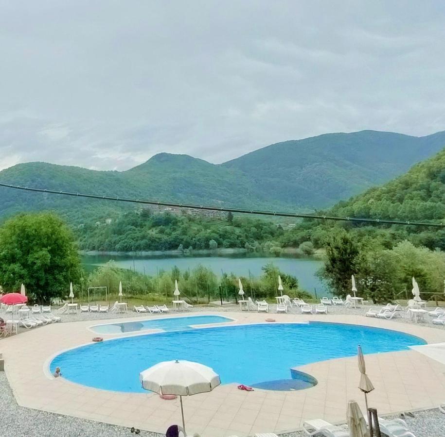 Hotel Palazzo Del Doma - Lake Vagli Vagli di Sotto Exteriör bild