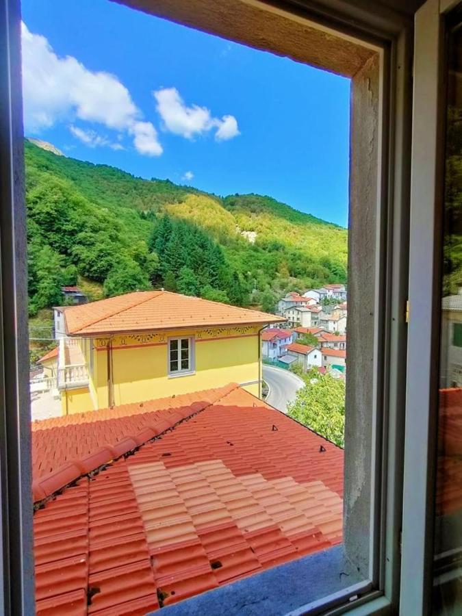 Hotel Palazzo Del Doma - Lake Vagli Vagli di Sotto Exteriör bild