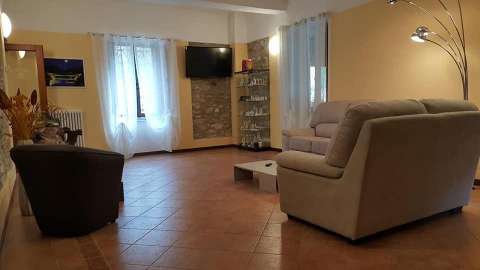 Hotel Palazzo Del Doma - Lake Vagli Vagli di Sotto Exteriör bild